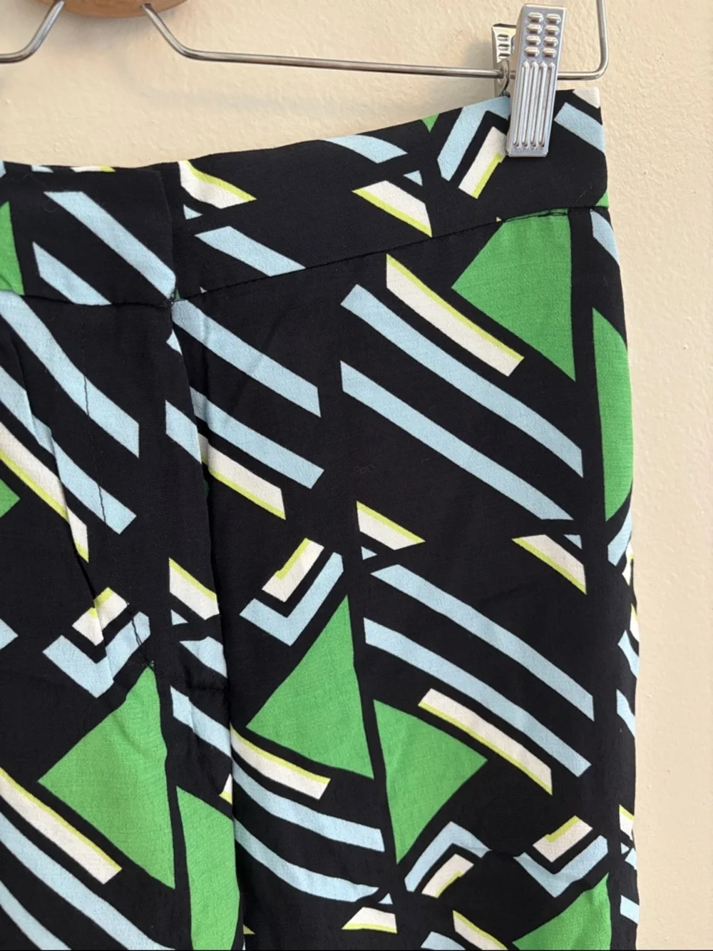 Zara Black Wide-Leg Pants with Green and Light Blue Geometric Print - Picture 3 of 9